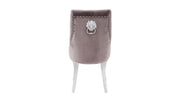 CHAISE CLOUTE TETE DE LION
