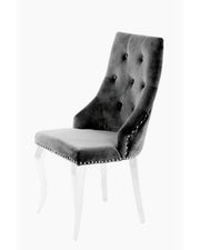 CHAISE CLOUTE TETE DE LION