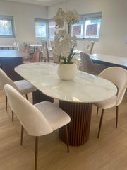 TABLE A MANGER KEYSHA